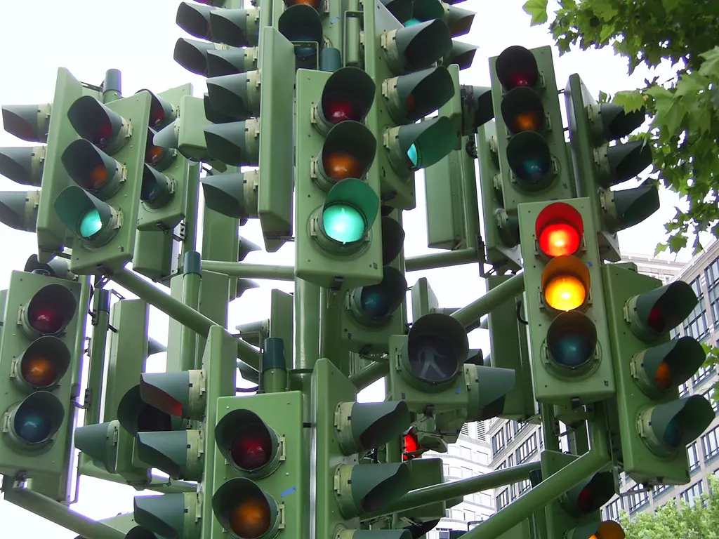 Пункт 6.14 - экстренное торможение на светофоре или запрете ругулировщика